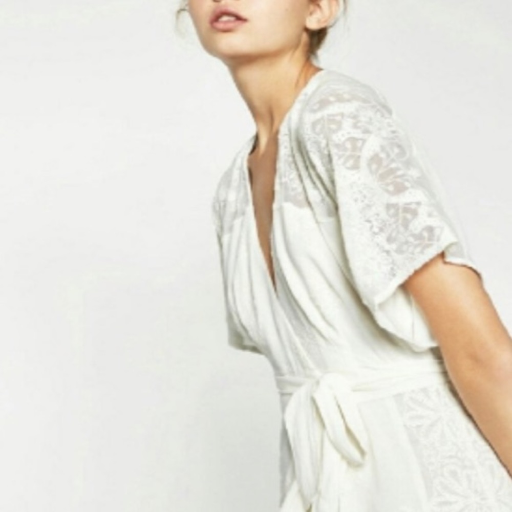 SOLD Zara Trafaluc White Lacey Wrap Dress - Picture 4 of 9